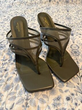 PrettyLittleThing Green Mesh Thong Heeled Sandals